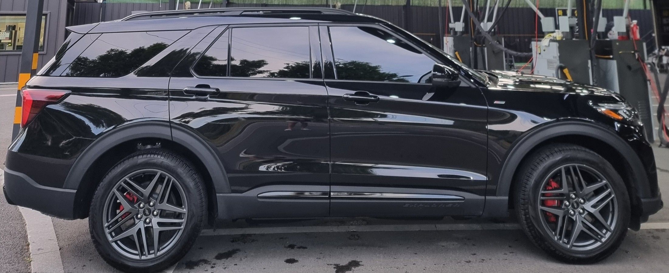 FORD EXPLORER