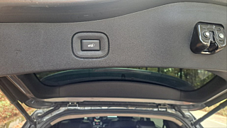 SAMSUNG QM6 2022