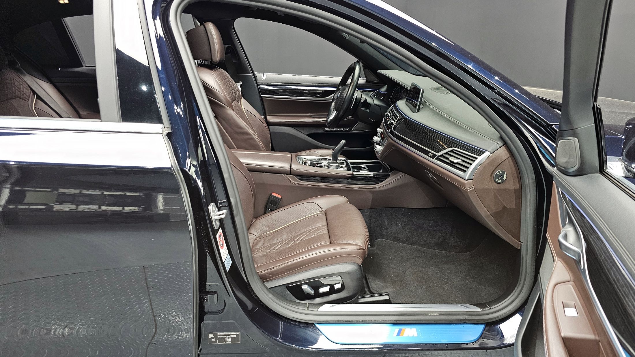 BMW 7-SERIES G11 2017