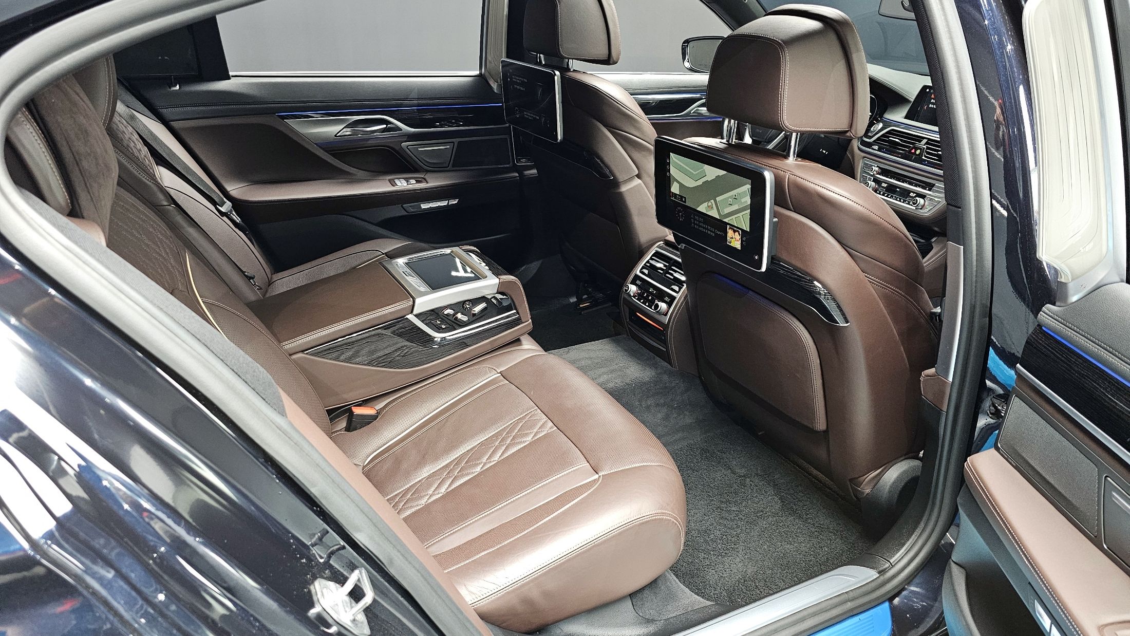 BMW 7-SERIES G11 2017