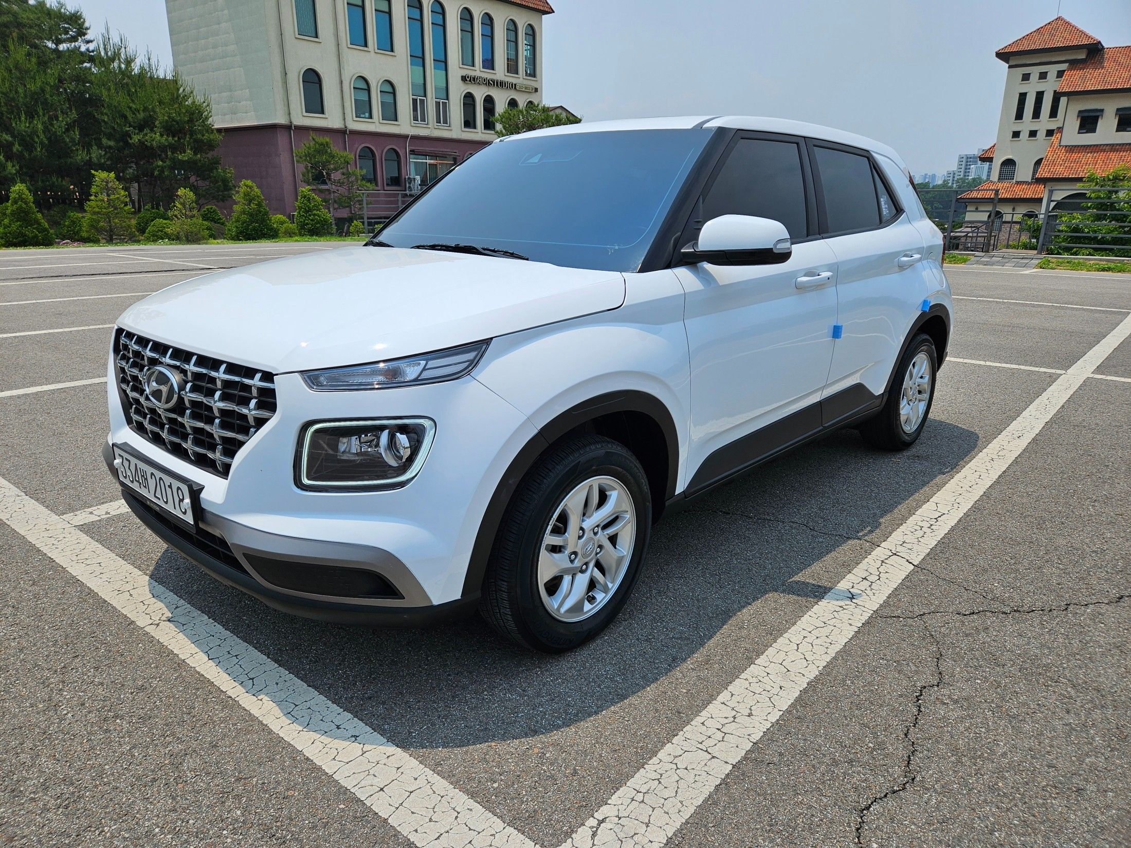 HYUNDAI VENUE