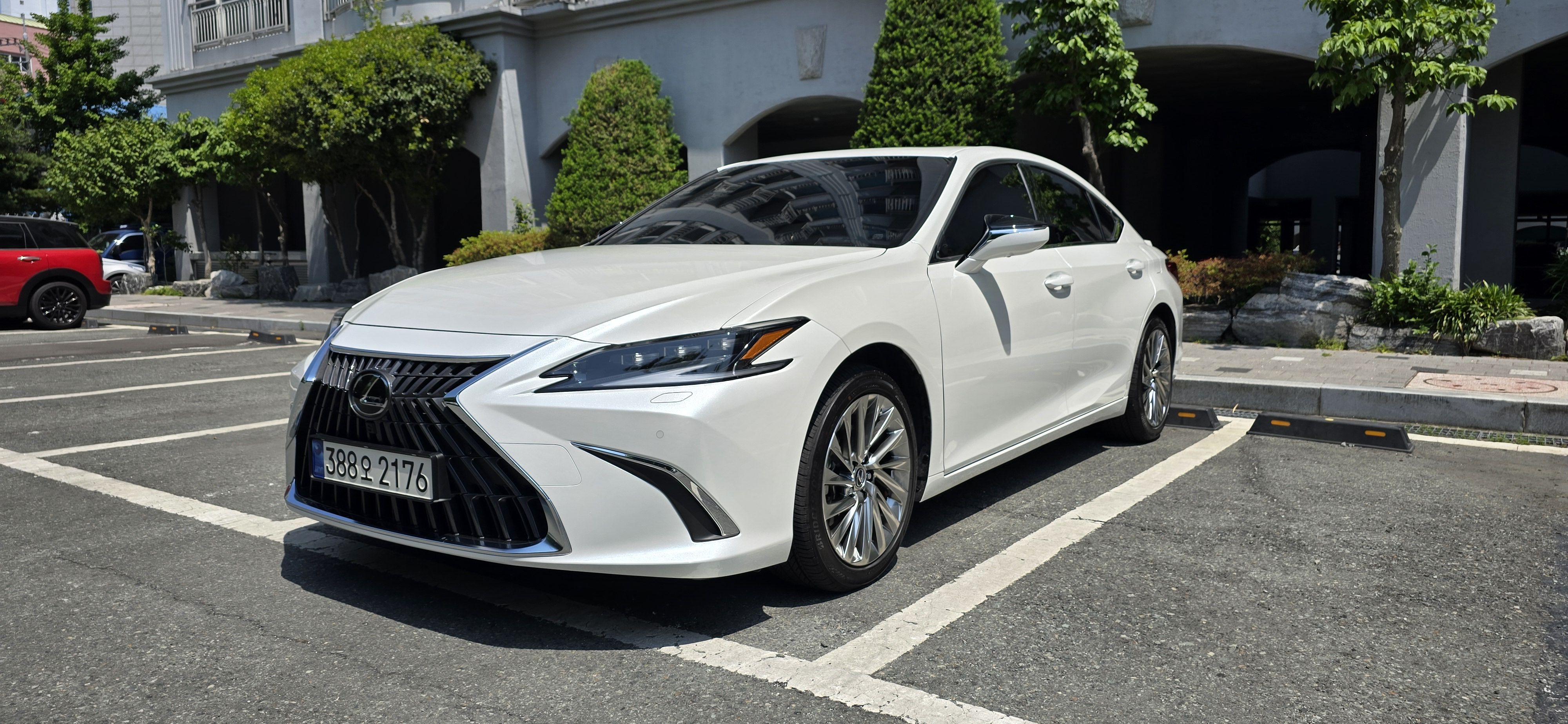 LEXUS ES300H 2024