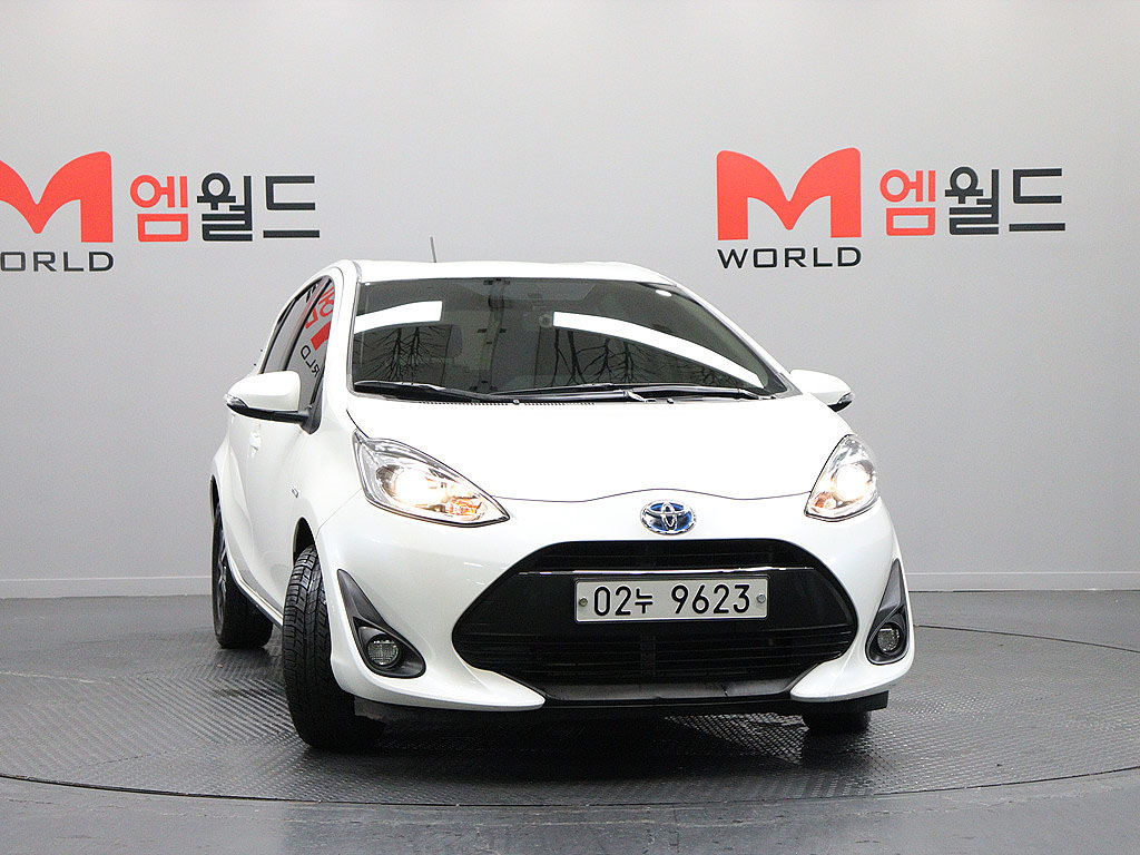 TOYOTA PRIUS C 2018