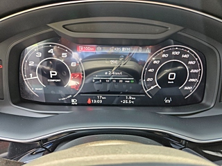 AUDI RSQ8 4M 2025