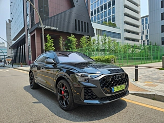 AUDI RSQ8 4M 2025