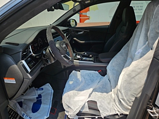 AUDI RSQ8 4M 2025