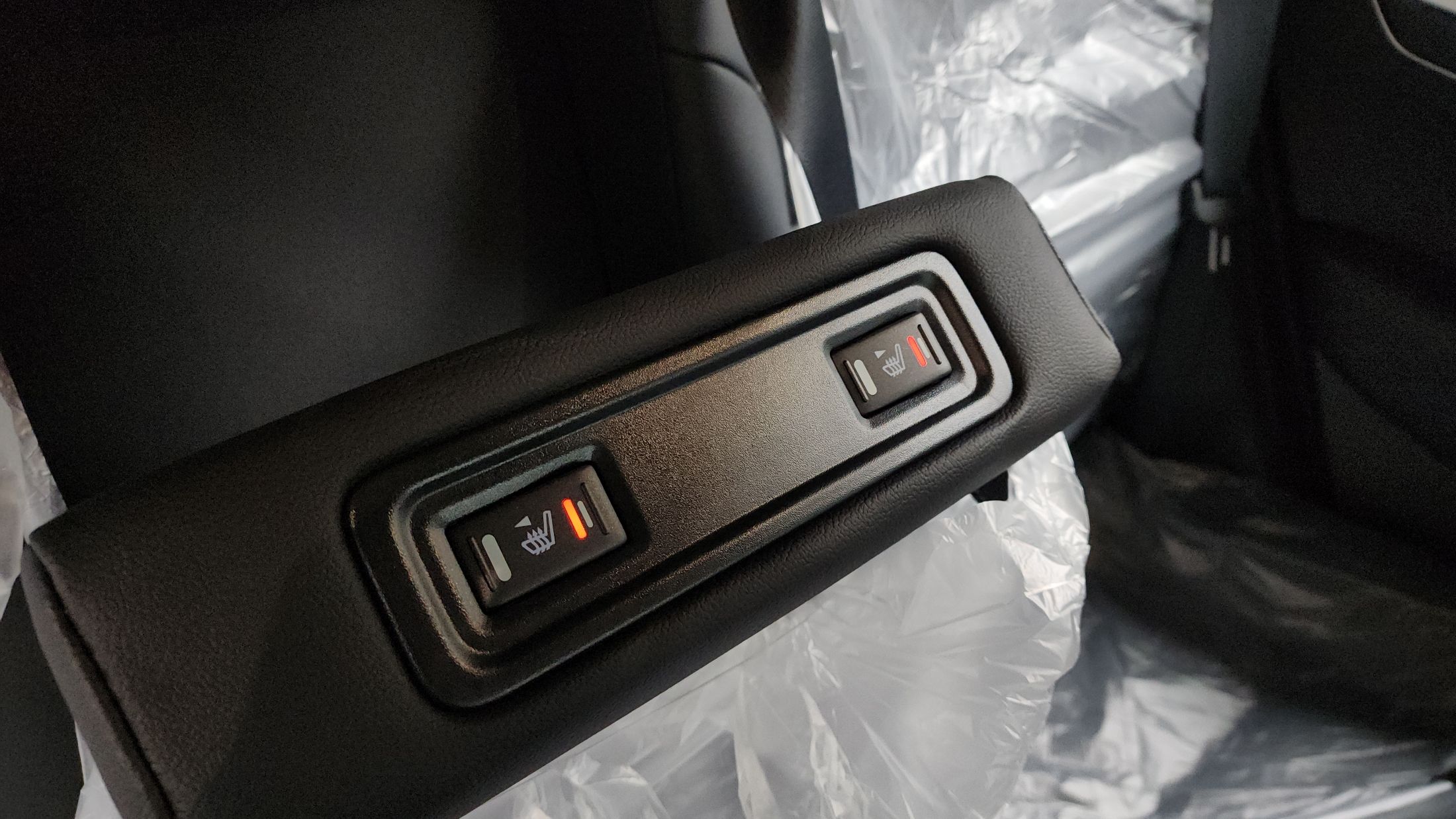SAMSUNG QM6 2025