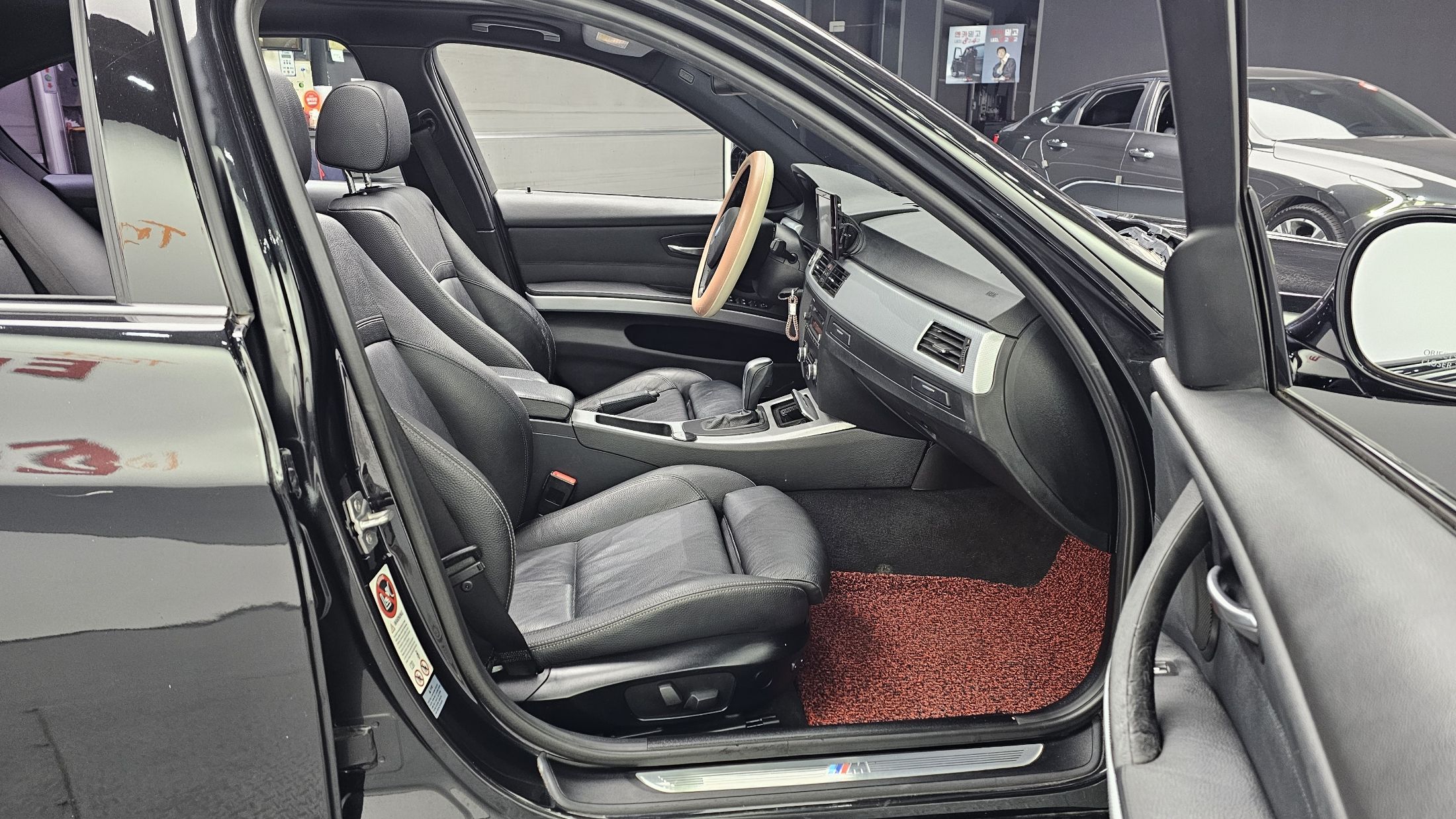 BMW 3-SERIES E90 2011