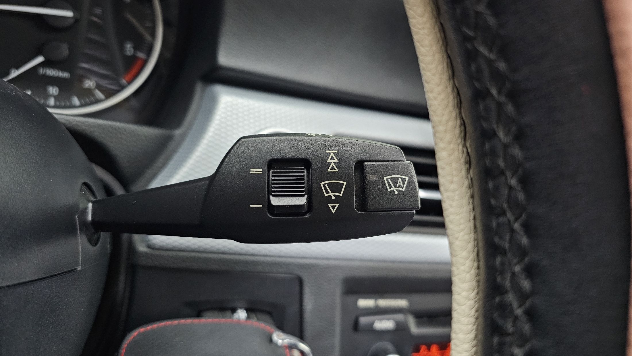 BMW 3-SERIES E90 2011