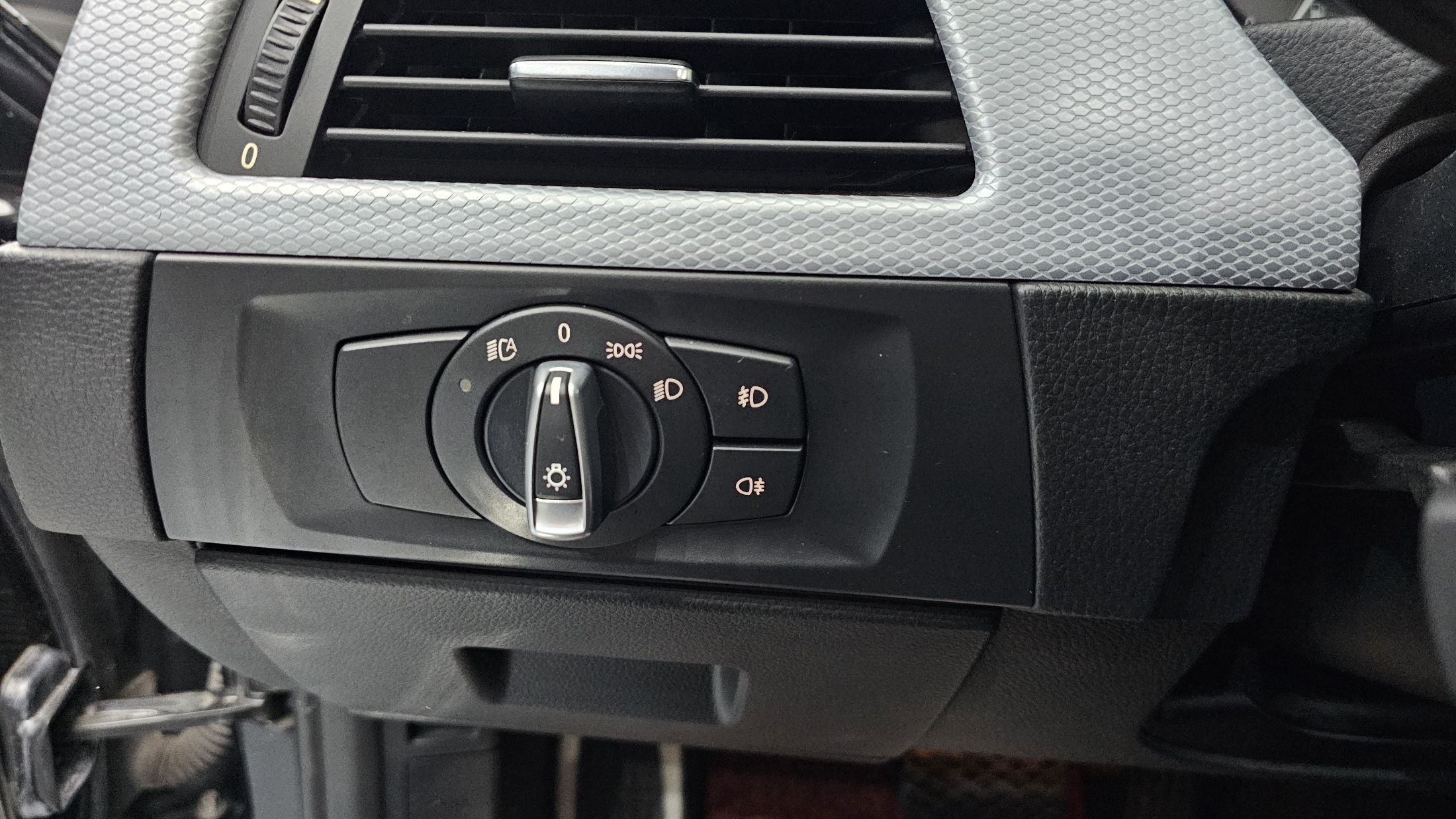 BMW 3-SERIES E90 2011