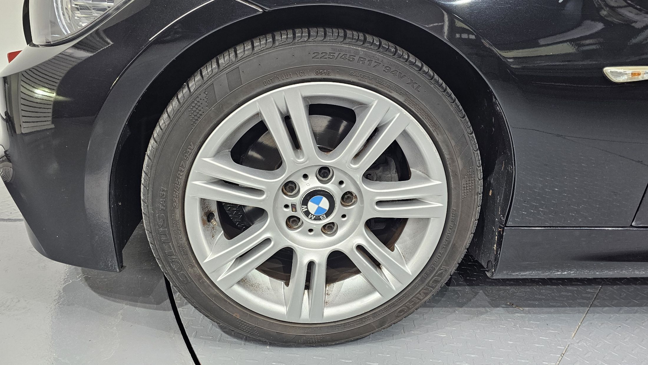 BMW 3-SERIES E90 2011