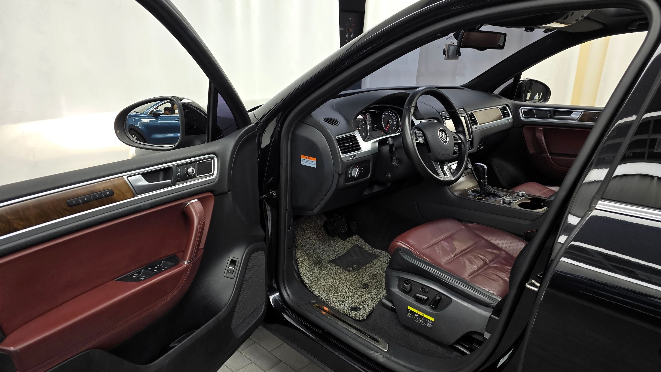 VOLKSWAGEN TOUAREG 2015