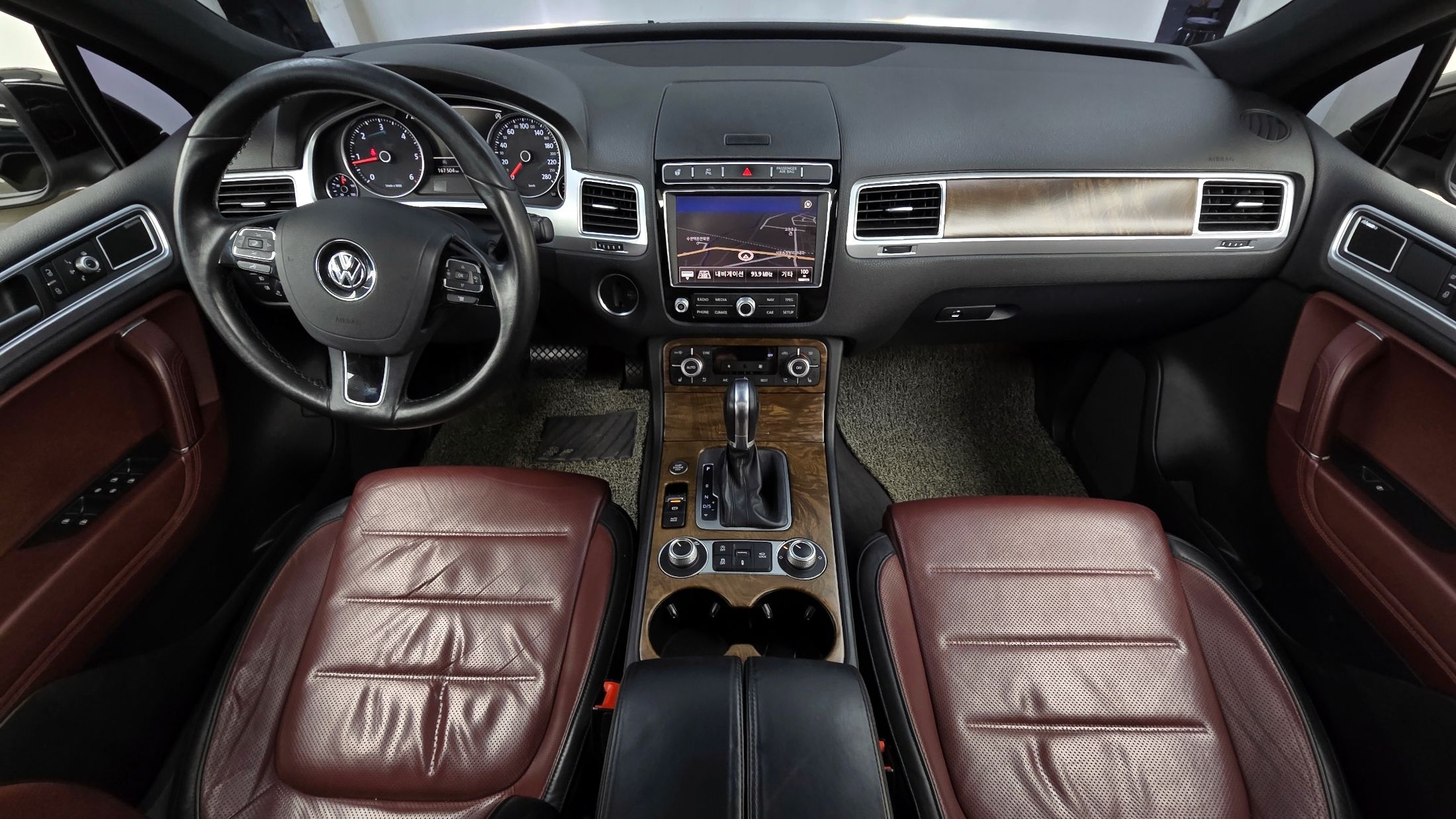 VOLKSWAGEN TOUAREG 2015