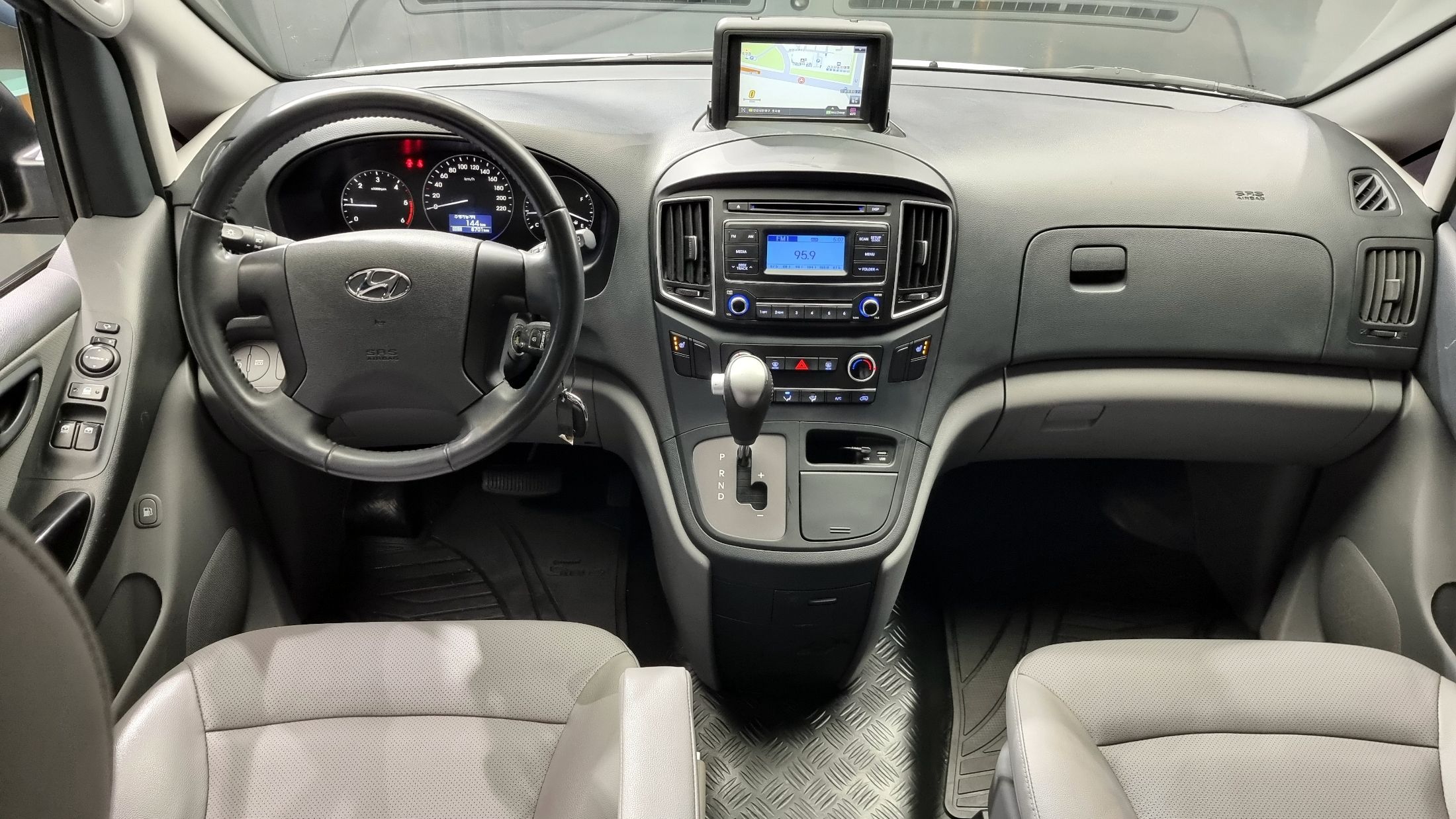 HYUNDAI STAREX GRAND 2019