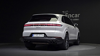 PORSCHE CAYENNE PO536 2024