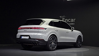 PORSCHE CAYENNE PO536 2024
