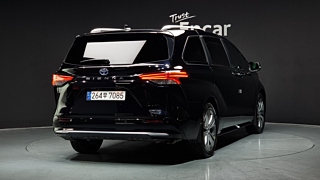 Заказать TOYOTA SIENNA