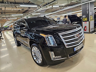 CADILLAC ESCALADE 2017