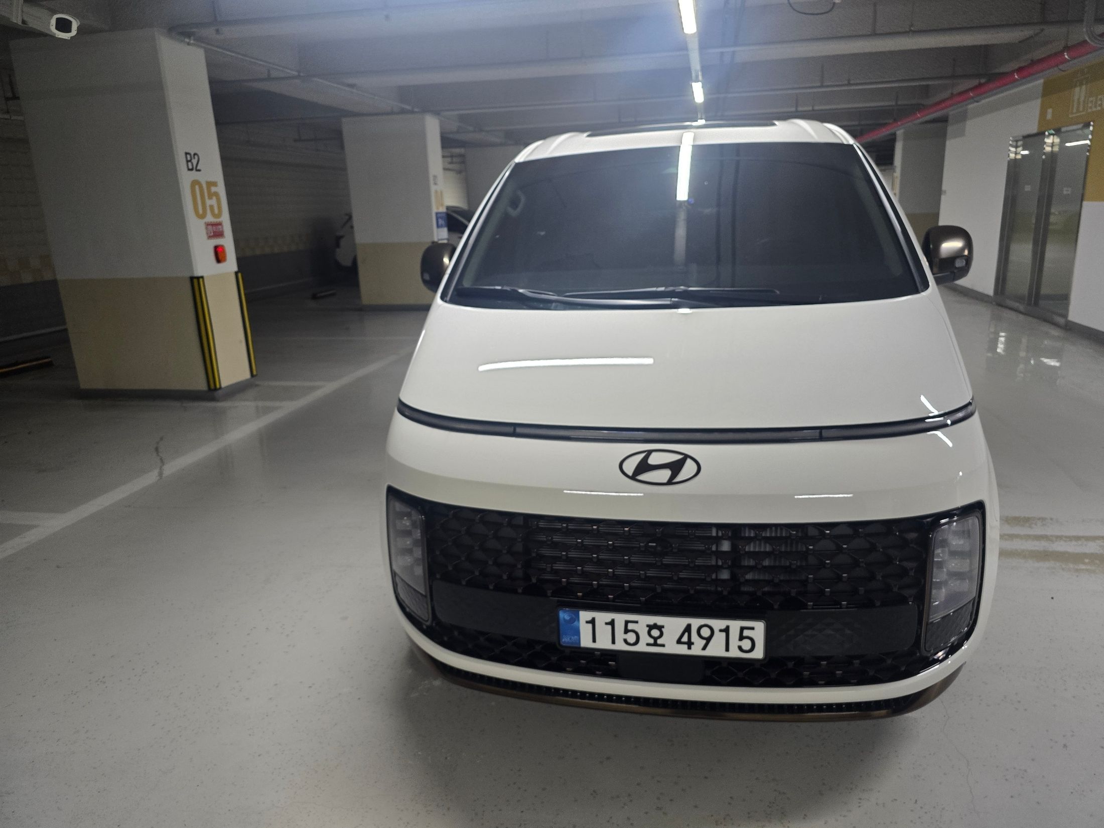HYUNDAI STARIA 2025