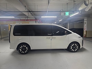 HYUNDAI STARIA 2025