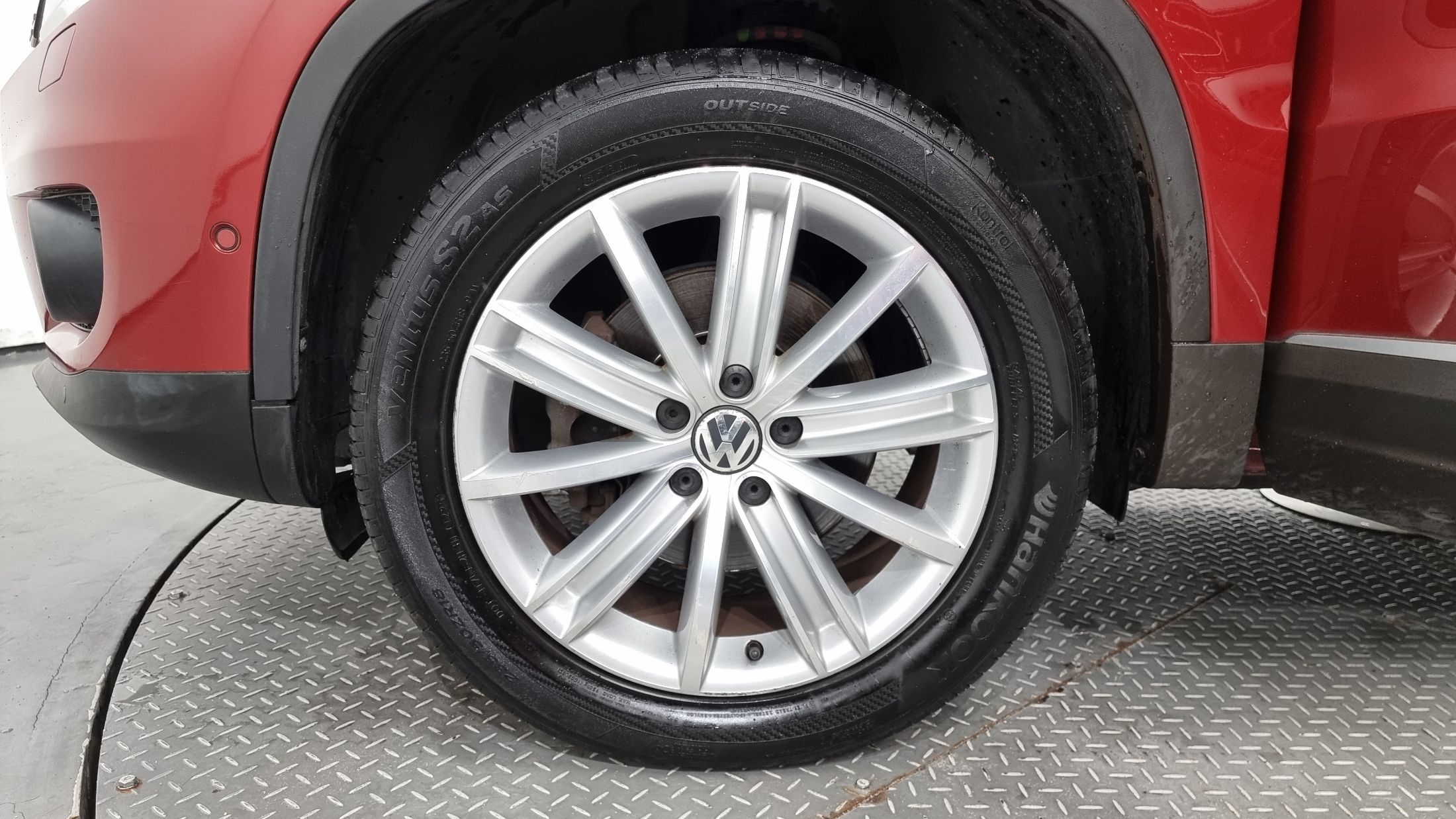 VOLKSWAGEN TIGUAN 2013