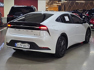 TOYOTA PRIUS 2023