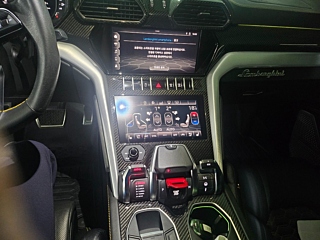 LAMBORGHINI URUS 2020