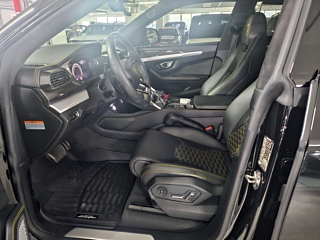 LAMBORGHINI URUS 2020