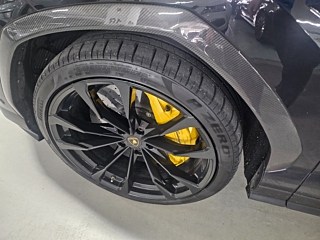 LAMBORGHINI URUS 2020