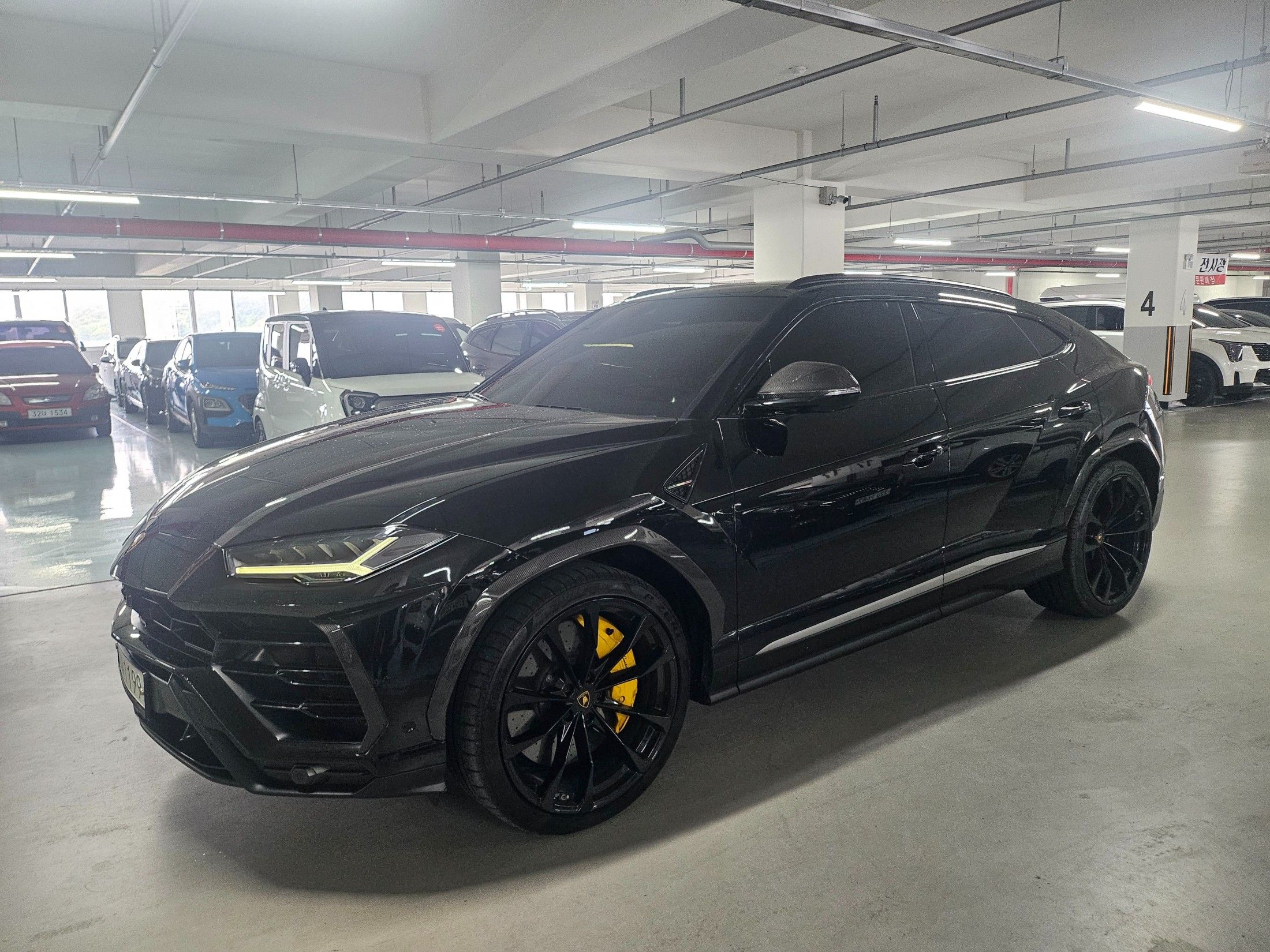 LAMBORGHINI URUS 2020