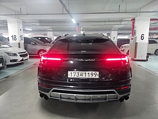 LAMBORGHINI URUS 2020