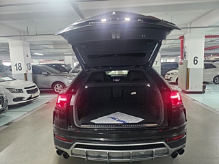 LAMBORGHINI URUS 2020