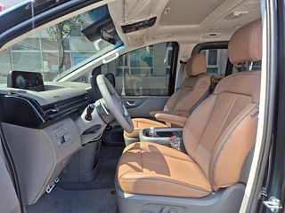 HYUNDAI STARIA 2025