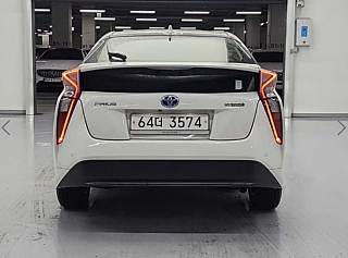 TOYOTA PRIUS 2017