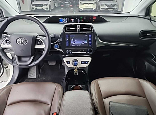 TOYOTA PRIUS 2017