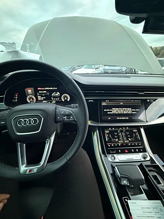 AUDI Q8 4M 2021