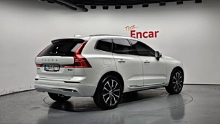 VOLVO XC60 2023
