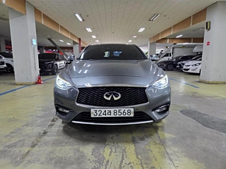 Заказать INFINITI Q30