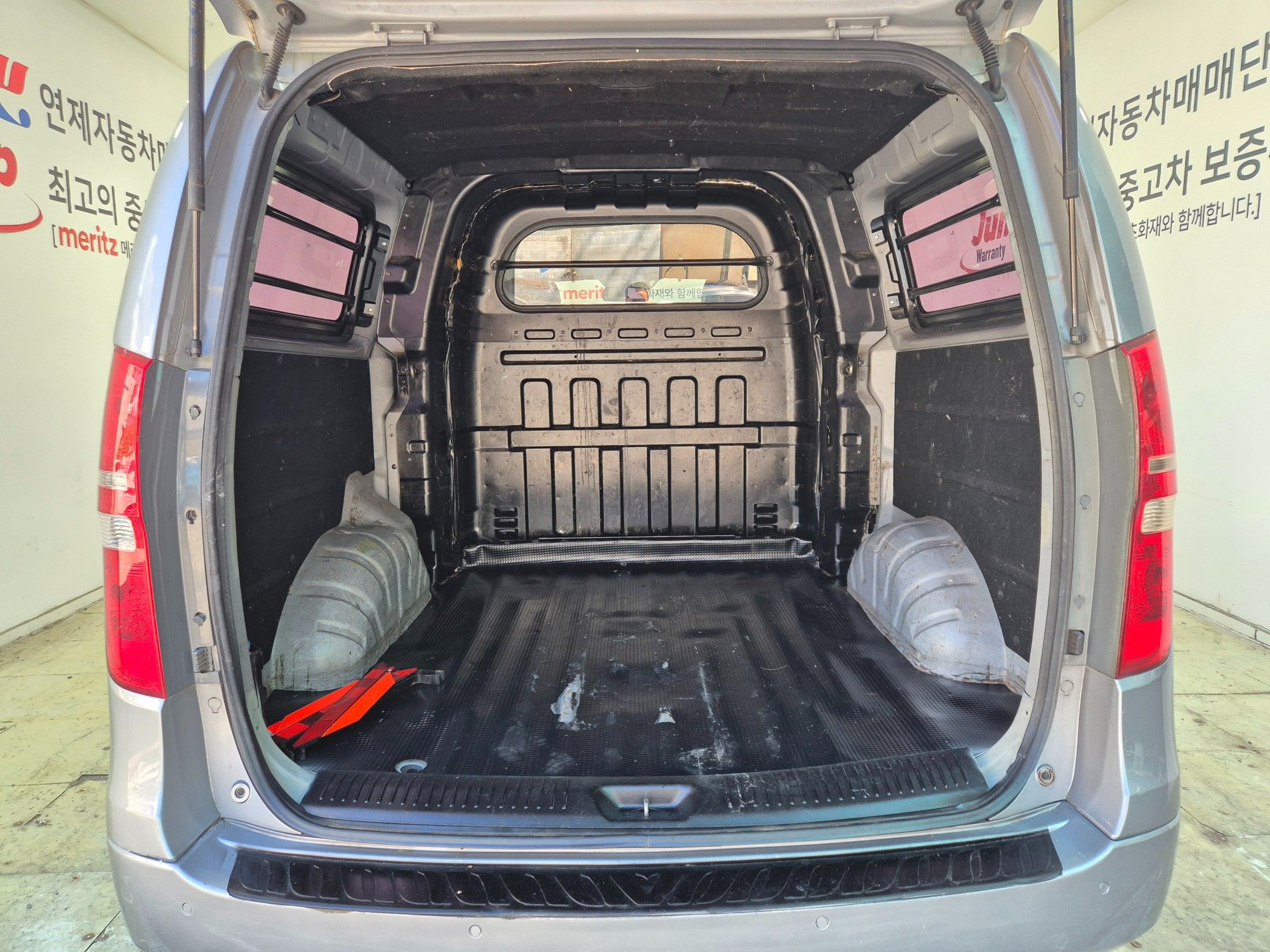 HYUNDAI STAREX GRAND 2011