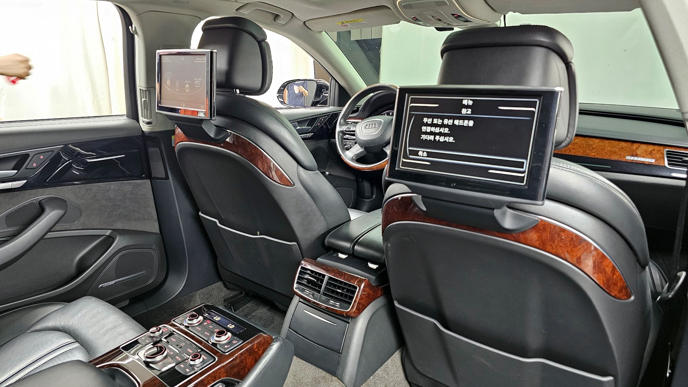 AUDI A8 2011