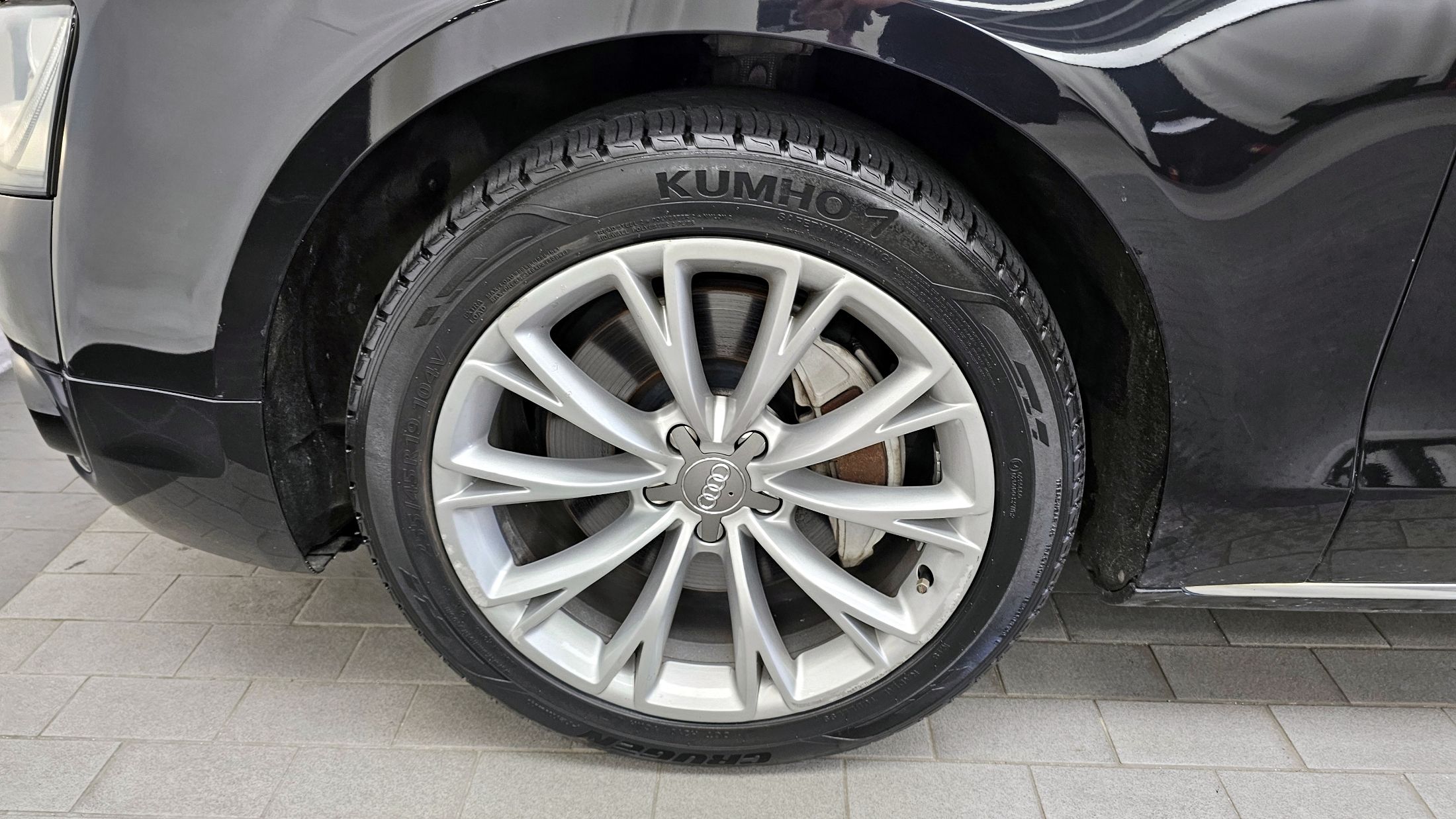 AUDI A8 2011