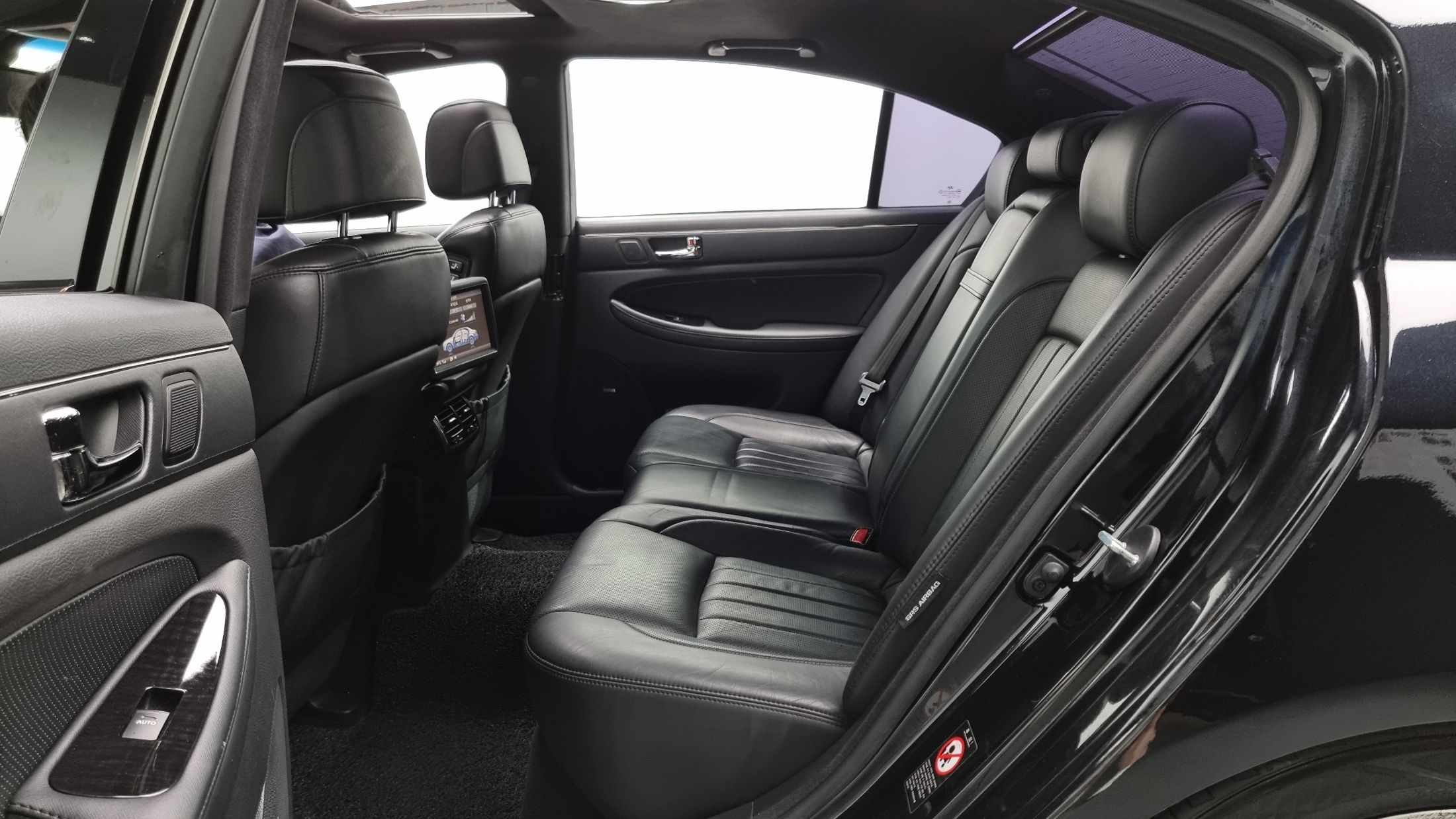HYUNDAI GENESIS 2011