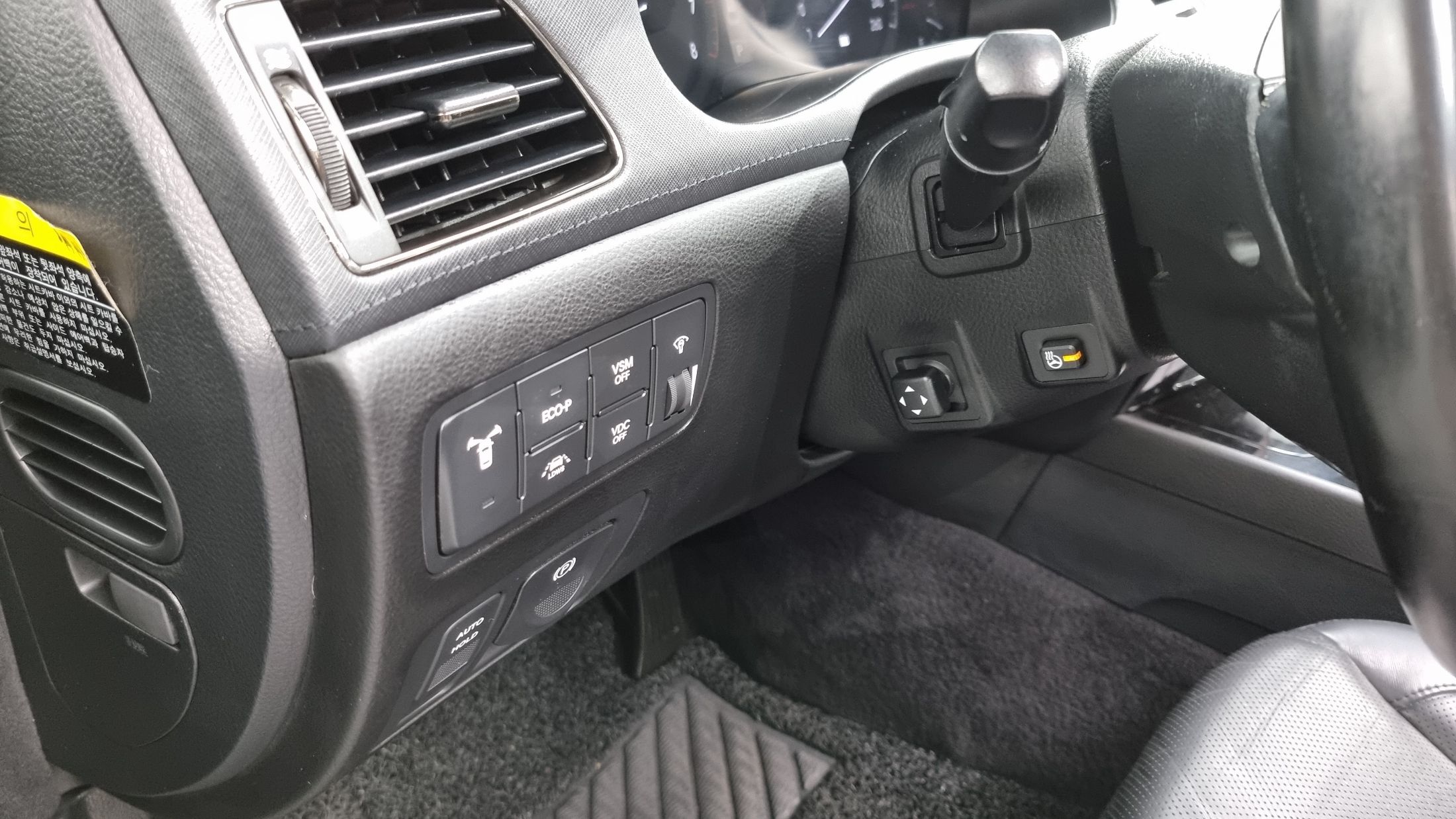 HYUNDAI GENESIS 2011
