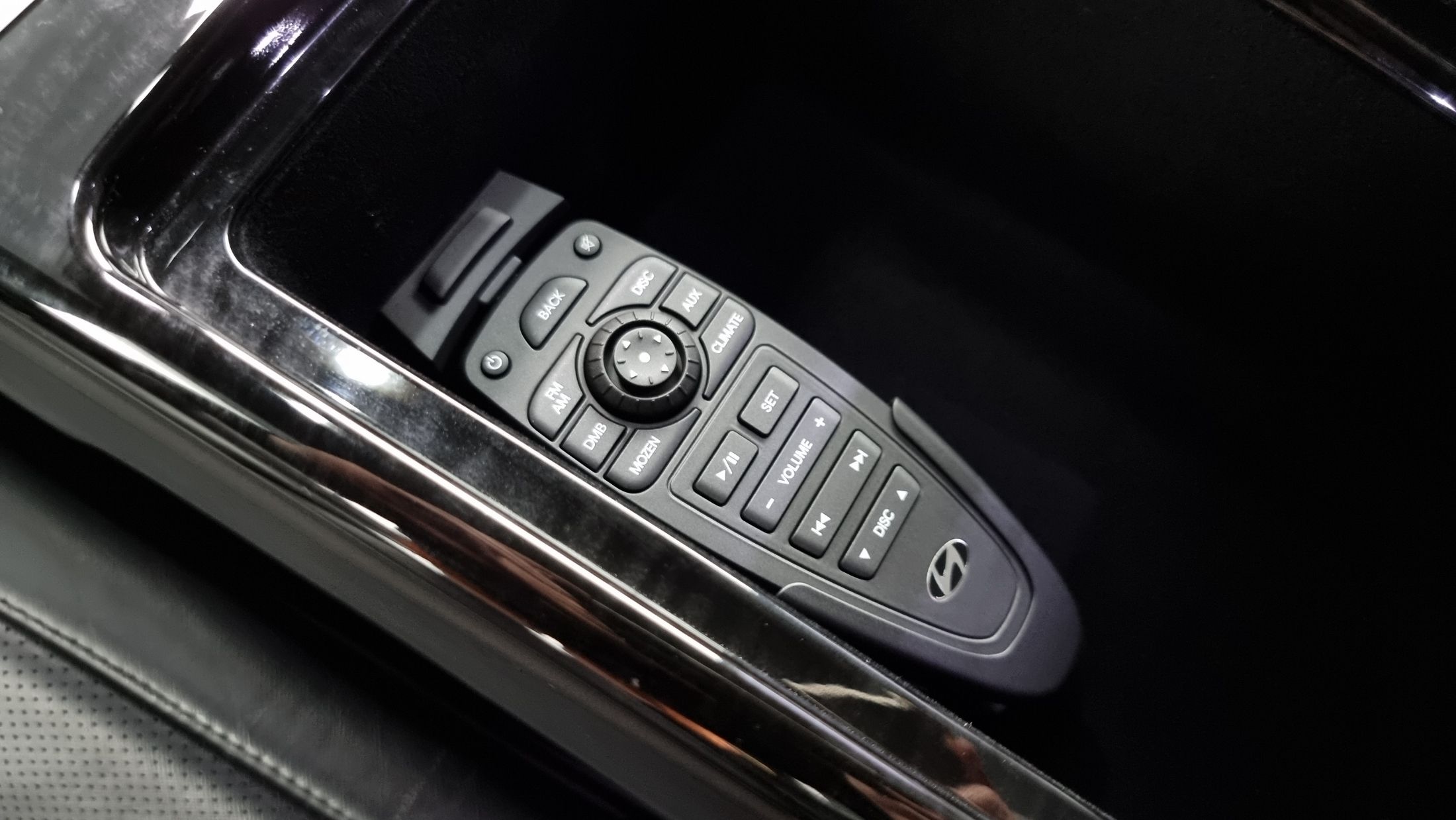HYUNDAI GENESIS 2011