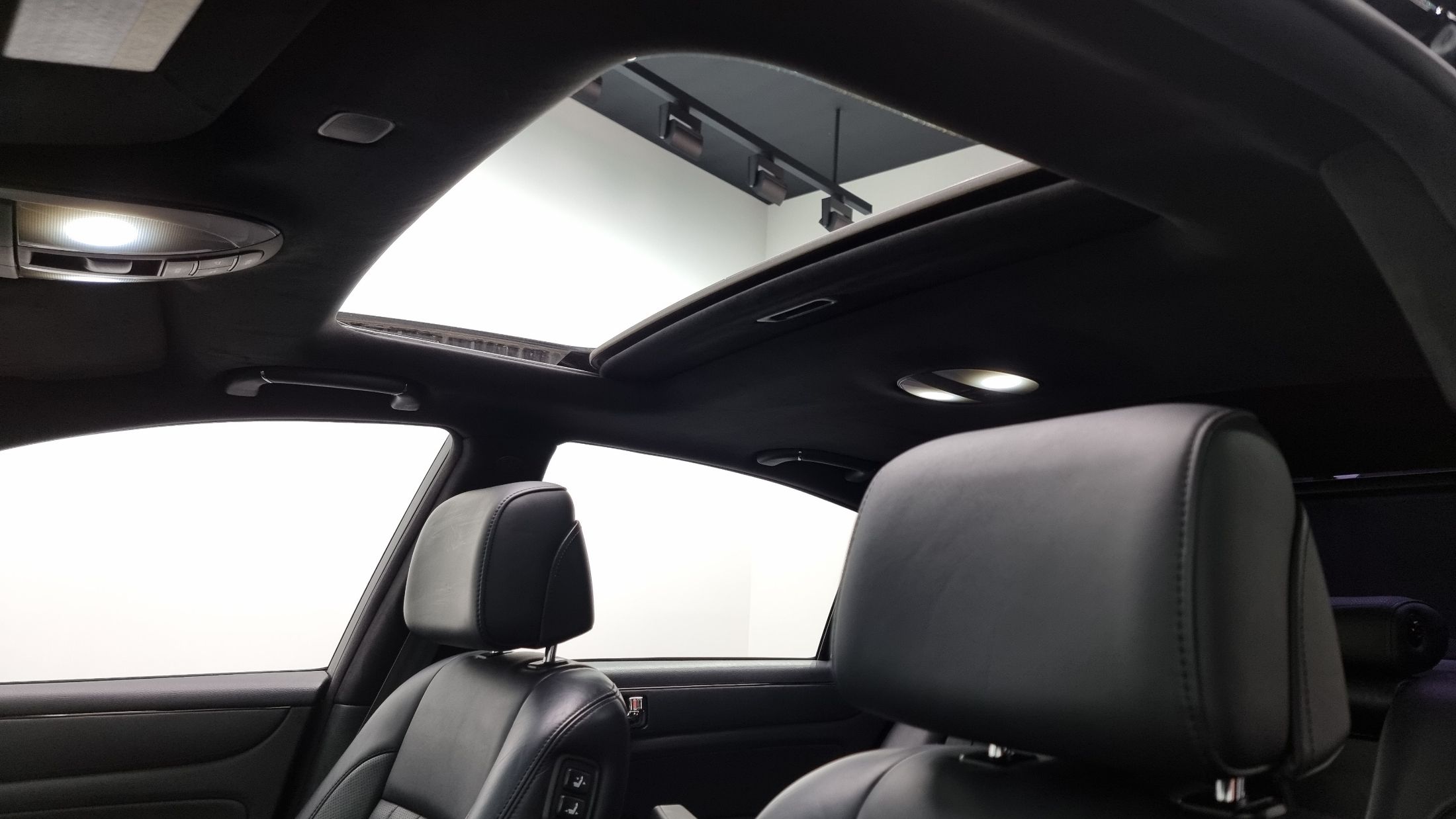 HYUNDAI GENESIS 2011