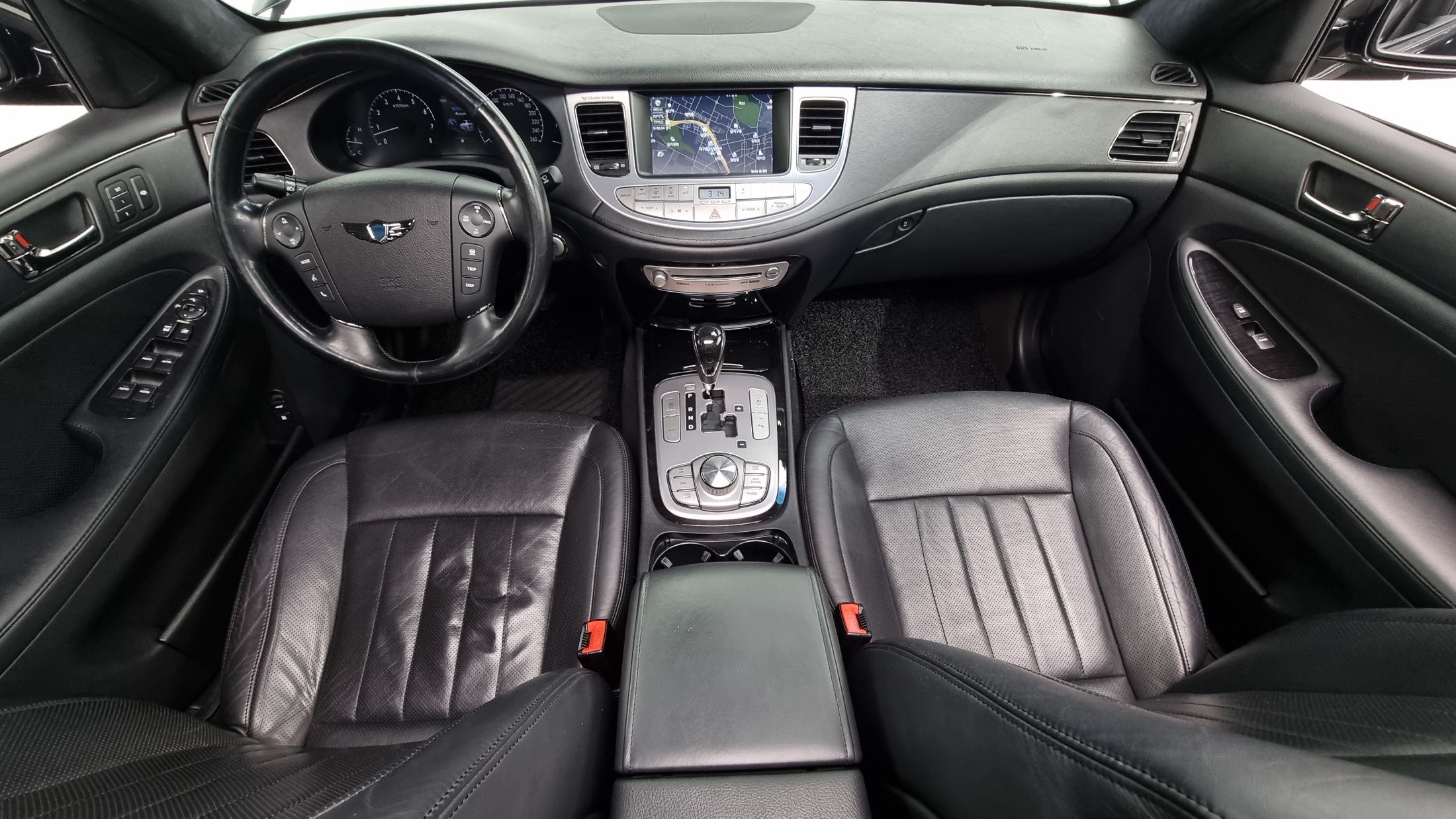 HYUNDAI GENESIS 2011