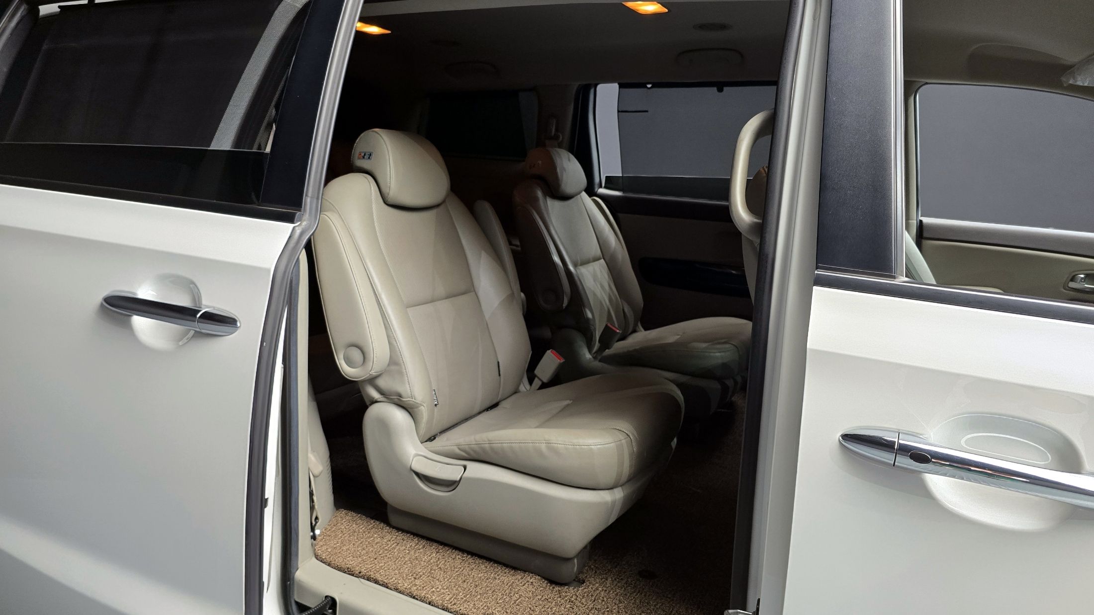 KIA CARNIVAL 2014