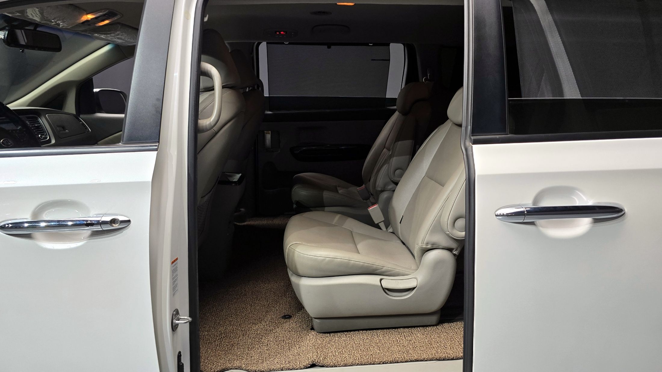 KIA CARNIVAL 2014