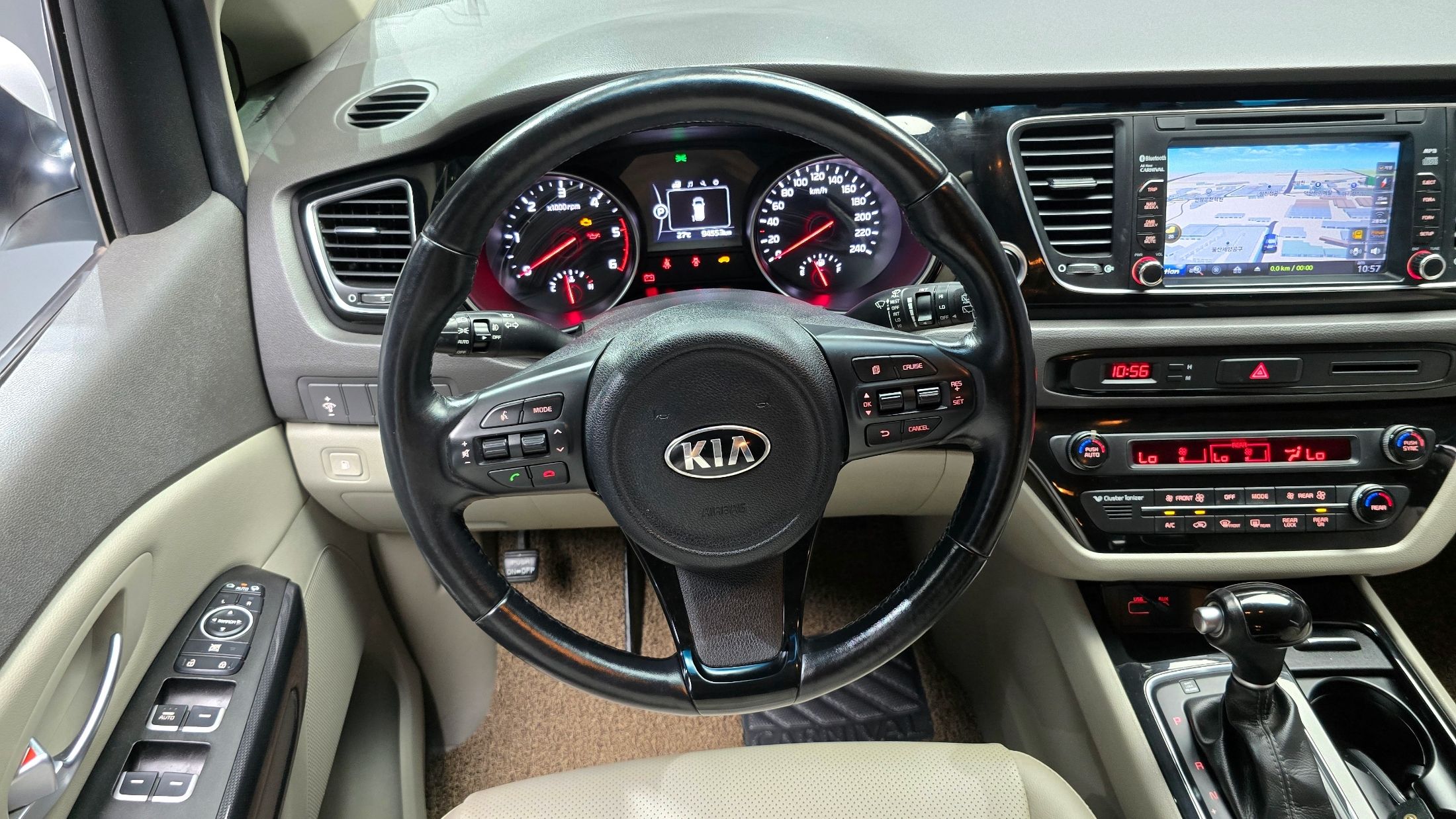 KIA CARNIVAL 2014
