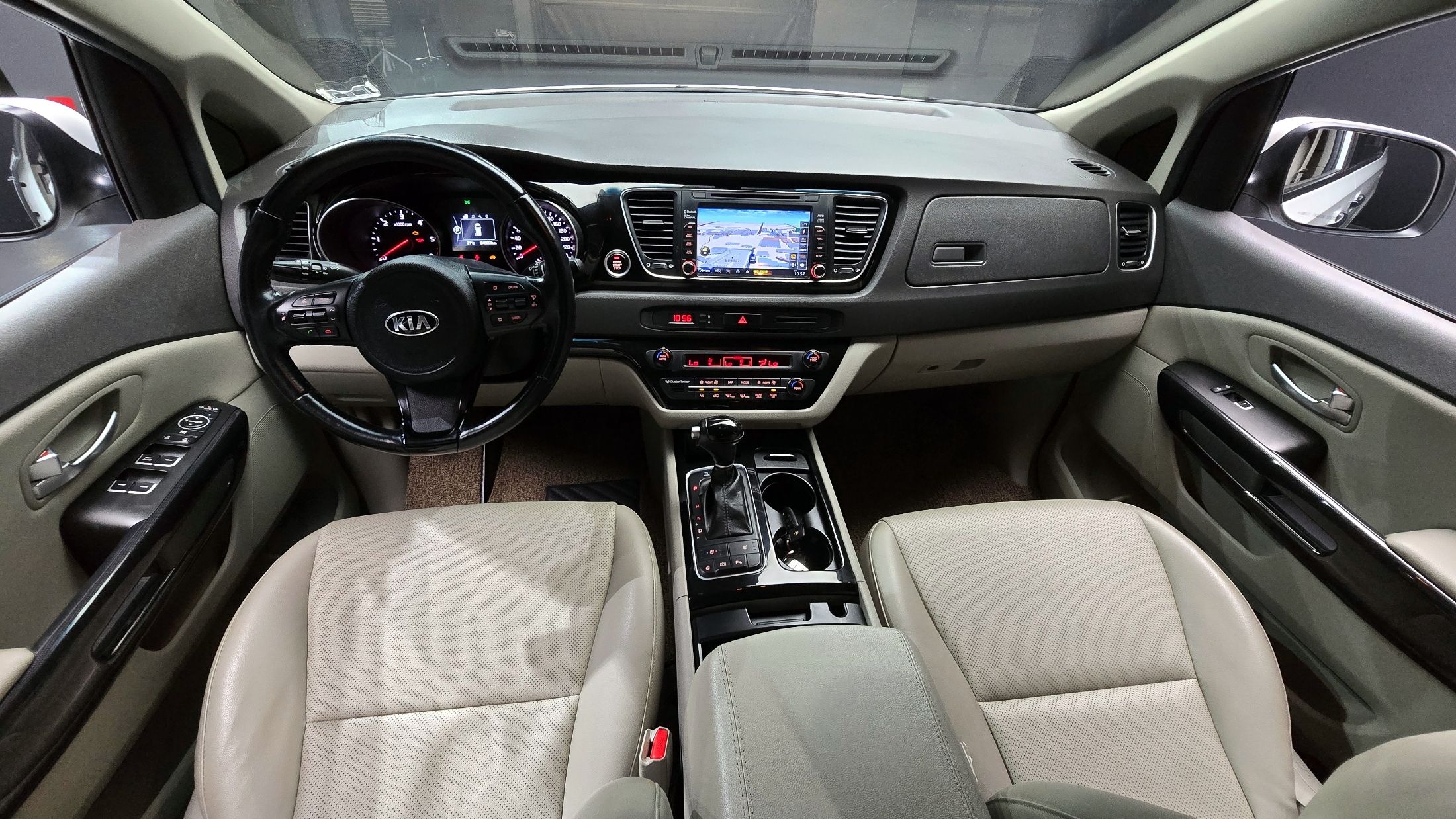 KIA CARNIVAL 2014